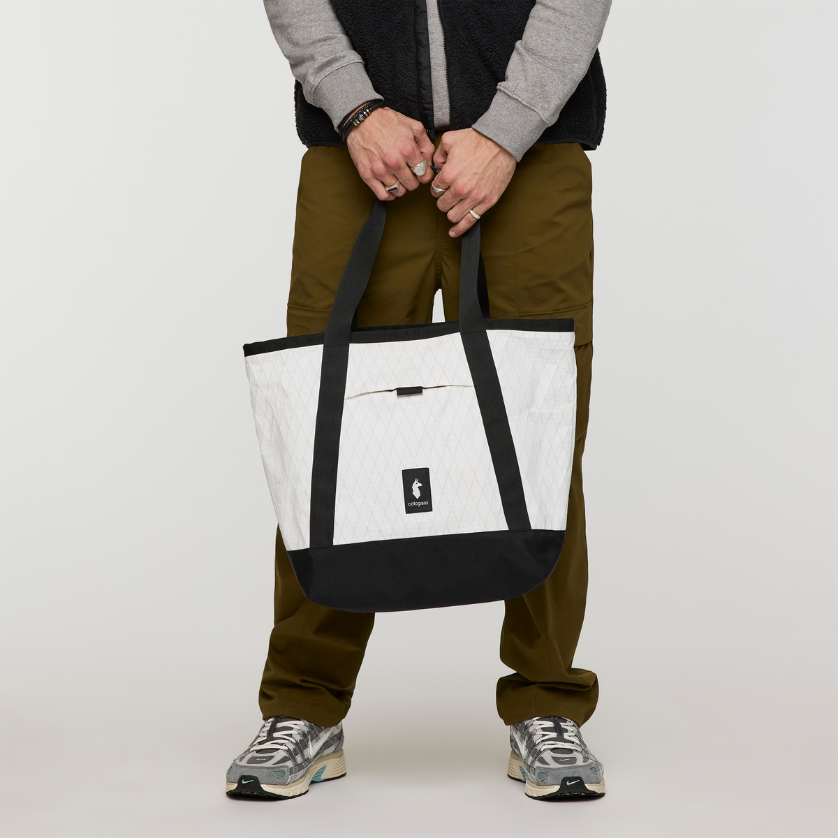 Contiguo 22L Tote - Image 30
